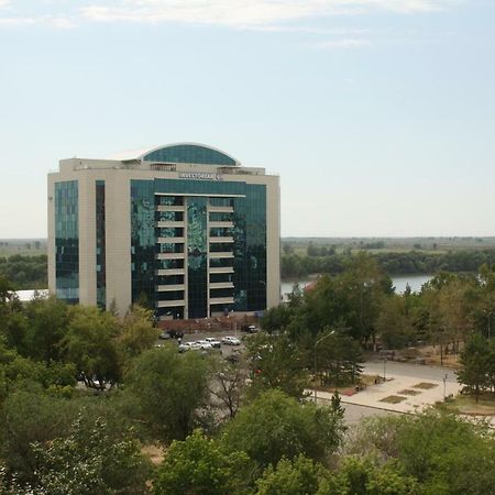 1-Комнатная Квартира На Набережной Pavlodar Eksteriør bilde